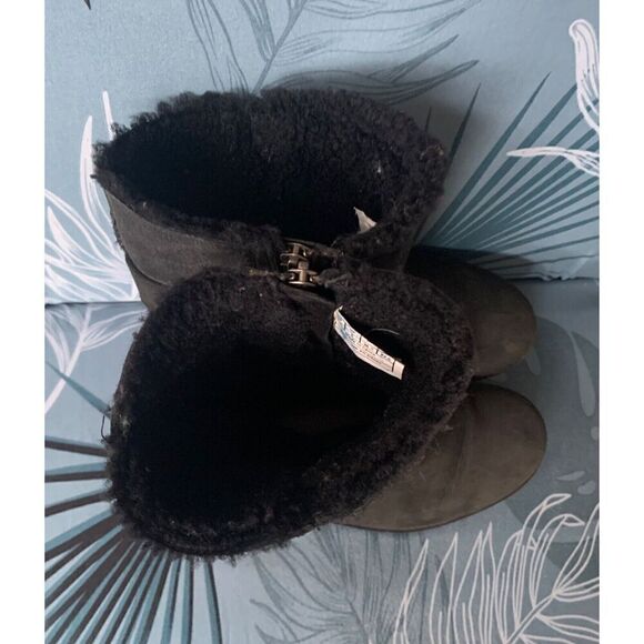 UGG OREGON BLACK SUEDE SHEEPSKIN SHEARLING ANKLE BUCKLE BOOT sz 5.5 - Picture 5 of 11